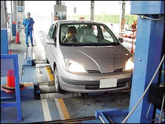 ヘッドライト検査の写真